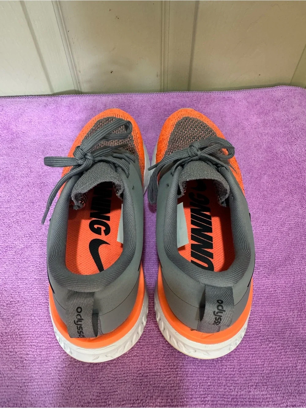 Nike Odyssey React 2 Flyknit Women's Size 6.5 Grey Bright Mango AH1016-004